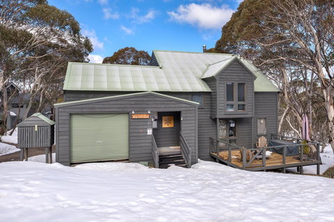 Aosta - New Castle Holiday 0