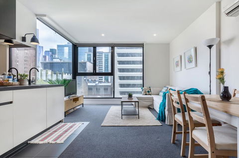 Apartment On BOURKE St - HEART Of Melbourne CBD. - New Castle Holiday 0