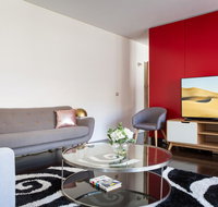 Apartment with Balcony and Parking near Racecourse - New Castle Holiday