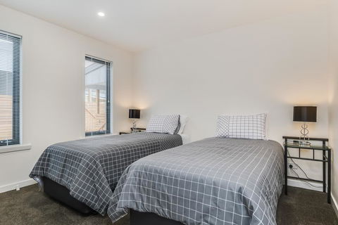 Apartments On Fraser Bicheno - New Castle Holiday 3