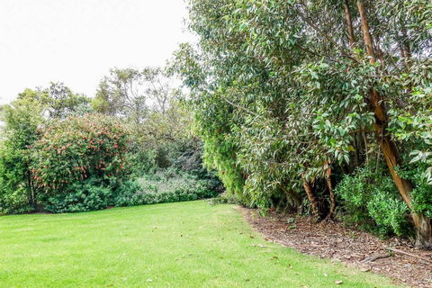 APOLLO BAY HOLIDAY HOUSE - Walk To Beach + Wifi - New Castle Holiday 2