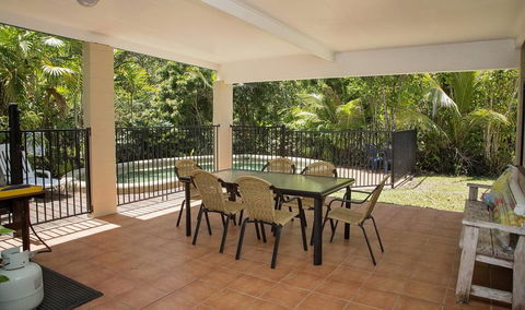 Apollo Jewel Beachfront Apartments - New Castle Holiday 2