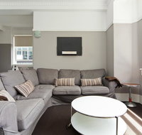 Apt - Sunny with Views - New Castle Holiday