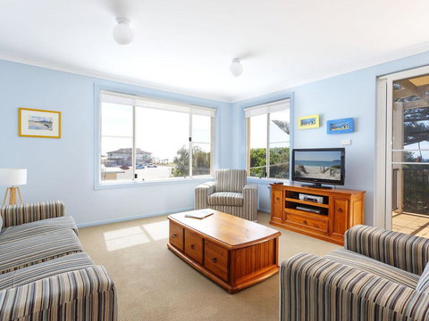 Aquarius Apartment 7 - New Castle Holiday 2