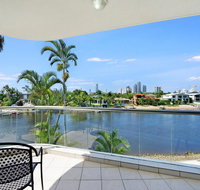 Arc Resort Stunning 3 Bedroom in Broadbeach - New Castle Holiday