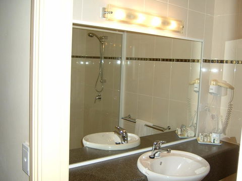 Armidale Pines Motel - New Castle Holiday 1