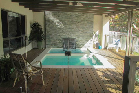 Arthouse Six - New Castle Holiday 1