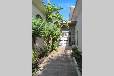 Arthouse Six - New Castle Holiday 2