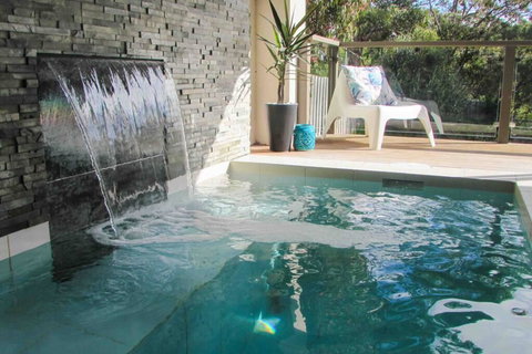 Arthouse Six - New Castle Holiday 0