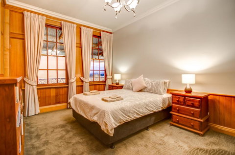 Ashcroft Apartment - New Castle Holiday 1