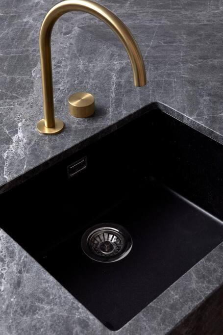 Luxurious Family Retreat - New Castle Holiday 3