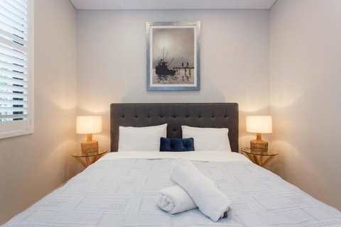 Luxury Modern Escapia - New Castle Holiday 1