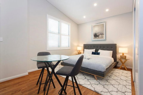 Luxury Modern Escapia - New Castle Holiday 3