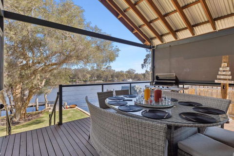 Luxury Riverside Escape With Private Jetty On The Murray River - New Castle Holiday 2