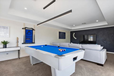 Luxury Riverside Escape With Private Jetty On The Murray River - New Castle Holiday 1
