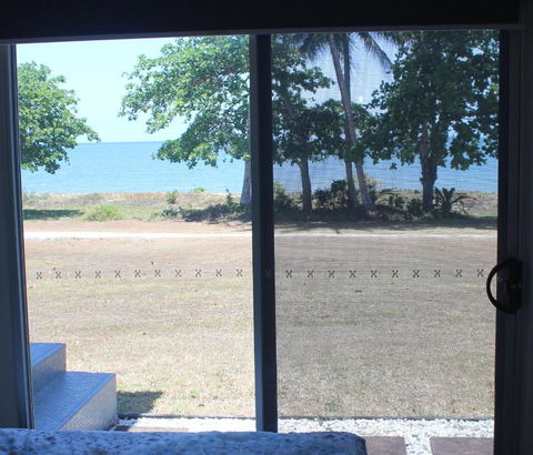 Manta Ray On The Beach - New Castle Holiday 1