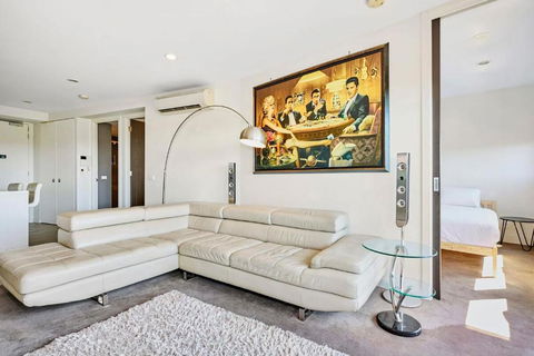 Maribyrnong Marvel Charm With Cityscape Bliss - New Castle Holiday 1
