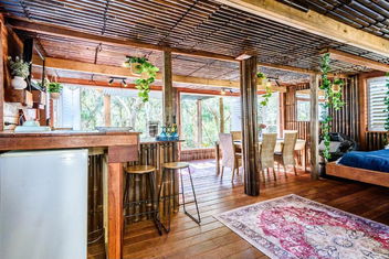 Melaleuca with New Castle Holiday