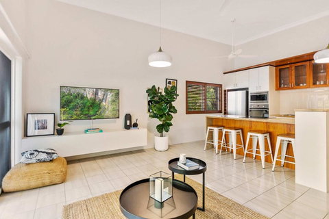 Melaleuca Hideaway - Beach Pool Free Parking - New Castle Holiday 2