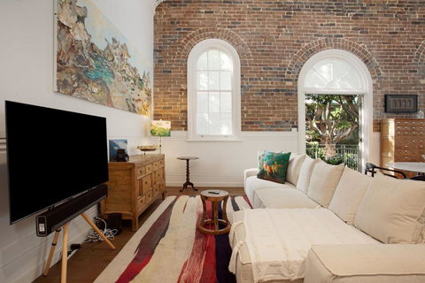 Mezzanine Magic, Bondi Junction - New Castle Holiday 2