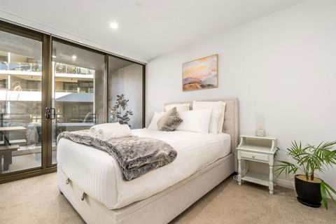 Modish Apartment Near Parliamentary Triangle - New Castle Holiday 0