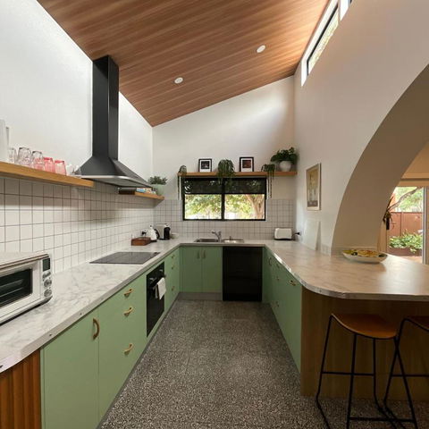 Mintie - New Castle Holiday 2