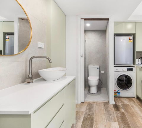 Modern Studio, Minutes To Ferry, City, CBD - New Castle Holiday 3