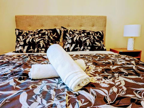 Modern 2 Bedroom Apartment Close To All Amenities! - New Castle Holiday 3