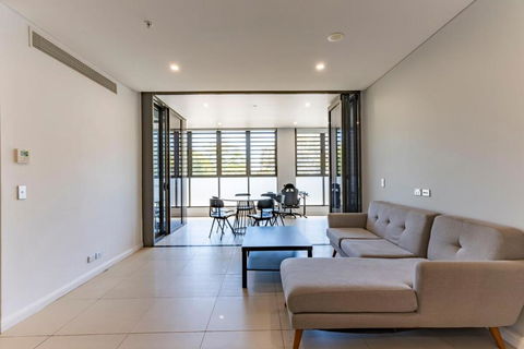 Modern 2B With Loft Bed Parking Central Mascot - New Castle Holiday 0