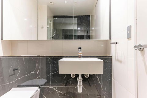 Modern 2B With Loft Bed Parking Central Mascot - New Castle Holiday 1