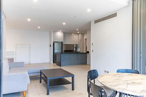 Modern 2B With Loft Bed Parking Central Mascot - New Castle Holiday 3