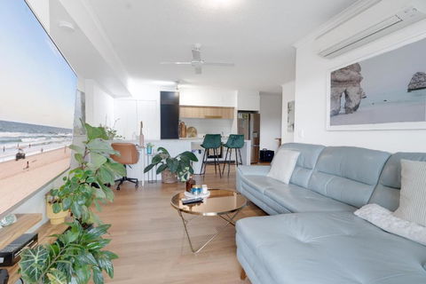 Modern 2BR Apartment In Vibrant Brisbane - New Castle Holiday 0