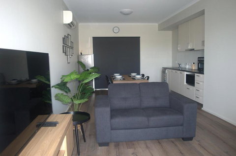Modern Apartment In Roxby Downs - New Castle Holiday 1