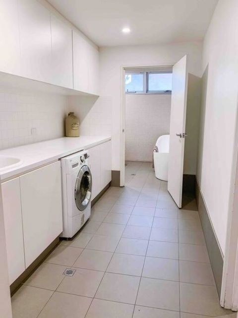 Modern House Close To CBD & Adelaide Oval - New Castle Holiday 2