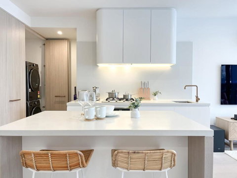 Modern Luxury 2B2B Sky Garden SmartTV - New Castle Holiday 3