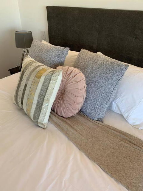 Modern Studio With Fabulous Views - New Castle Holiday 1