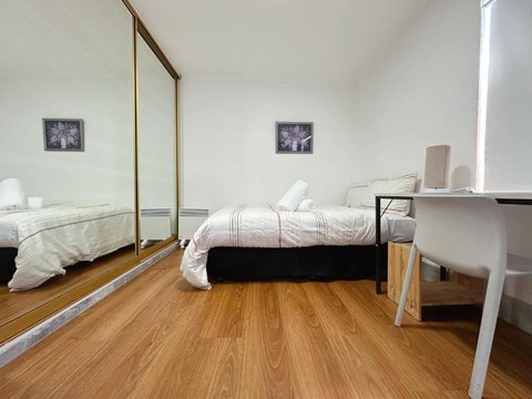 Montrose Double Bed Room Close To City - New Castle Holiday 1