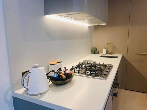 Moody Moon Apartment @ Sky Garden - Glen Waverley - New Castle Holiday 3