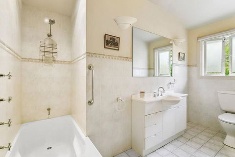 MUS14 - 2 Bedroom Apartment - Muston Street, Mosman - New Castle Holiday 1