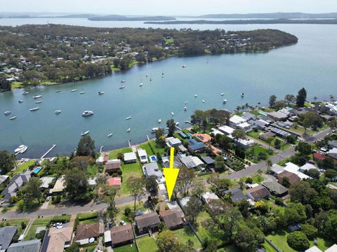 NEW PropertyBreezy Bayside Haven At Brightwaters - New Castle Holiday 0
