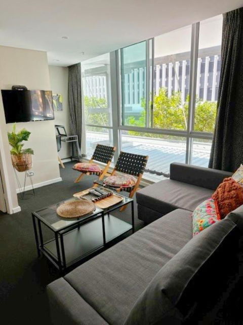 NEW Exquistely Furnished 2 Bedroom Apartment - New Castle Holiday 1