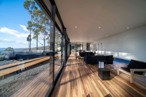 Mountain Top Snug, House Itas - New Castle Holiday 3