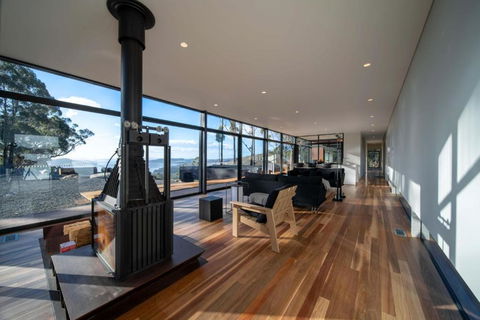 Mountain Top Snug, House Itas - New Castle Holiday 1