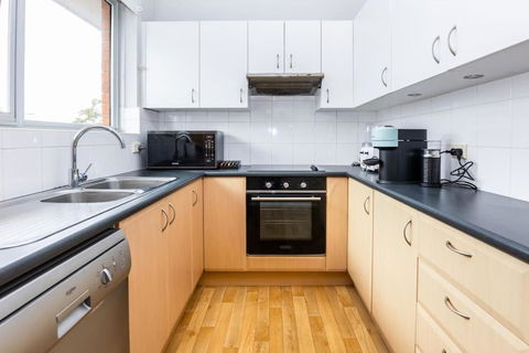 Mosman Views, 2bed, Parking, 15min Walk To Beach - New Castle Holiday 2