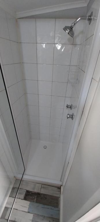 Mt Lyll (Back Cabin)@Lettes Bay - New Castle Holiday 1