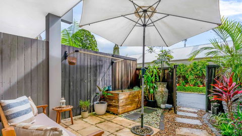 Mullum Haven 3 - Central & Stylish Townhouse - New Castle Holiday 2