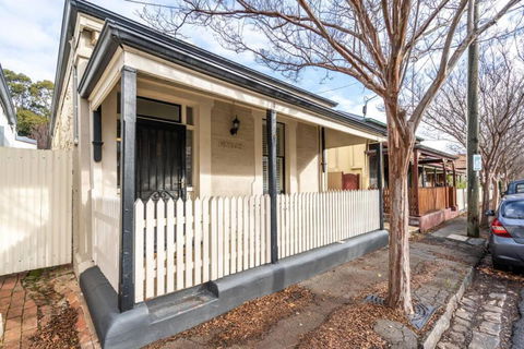 Netley Cottage Eastwood - New Castle Holiday 3