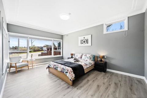 New 2 Bedroom House 500m To Mall With Free Parking - New Castle Holiday 0