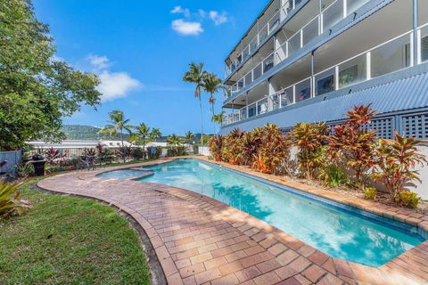 NEW! 2BR Whitsundays Oasis W/ Ocean Views - New Castle Holiday 0