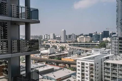 NEW Centrally Located High Level Studio Apartment - New Castle Holiday 0